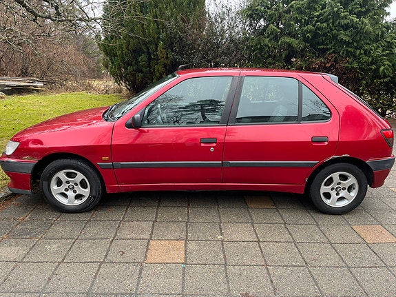 Peugeot 306 2 of 9