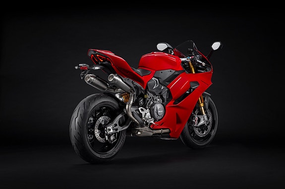 Ducati Panigale V2 + V2 S 7 of 28