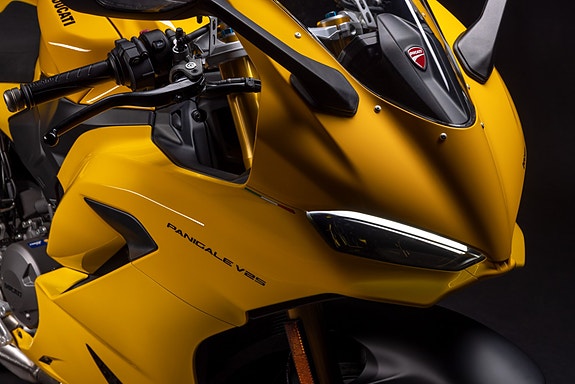 Ducati Panigale V2 + V2 S 25 of 28