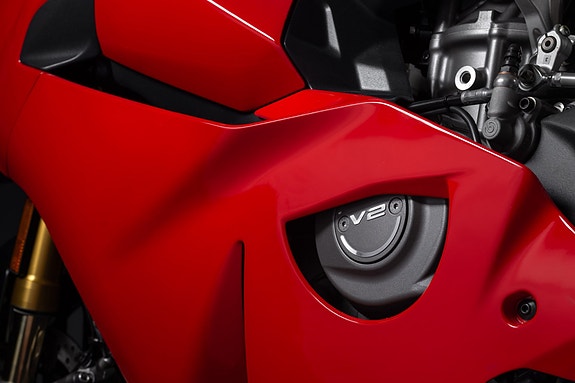 Ducati Panigale V2 + V2 S 16 of 28