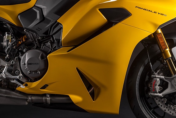 Ducati Panigale V2 + V2 S 26 of 28