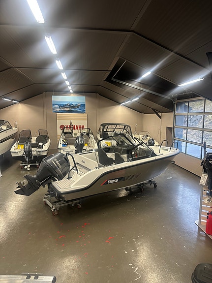Kanonpris på Yamarin Cross 55BR m/Yamaha F115LB 3 of 29