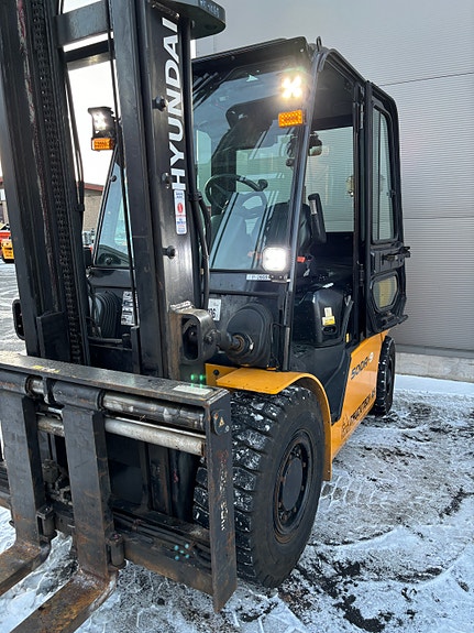 Hyundai 50DA-9 5 of 5