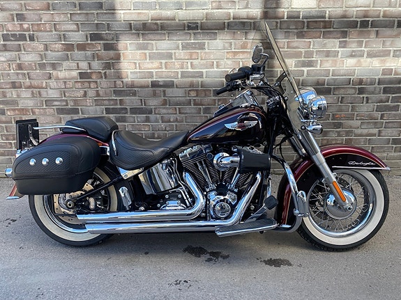 Harley-Davidson FLSTN Softail Deluxe 2 of 5