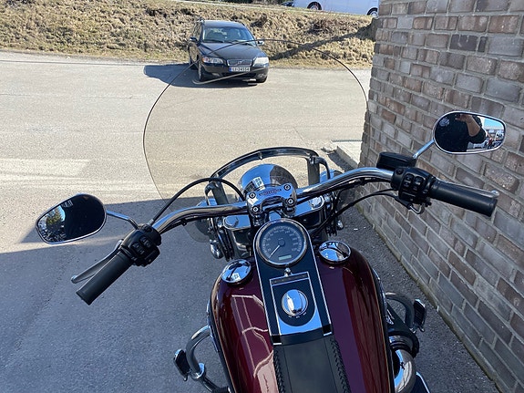 Harley-Davidson FLSTN Softail Deluxe 5 of 5