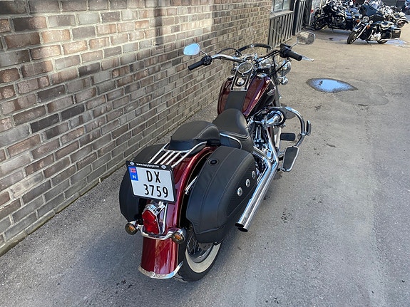 Harley-Davidson FLSTN Softail Deluxe 4 of 5