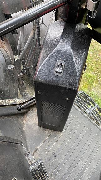 Massey Ferguson 5610 15 of 17