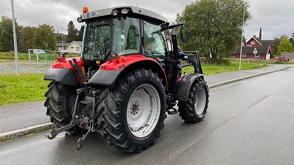 Massey Ferguson 5610 2 of 17