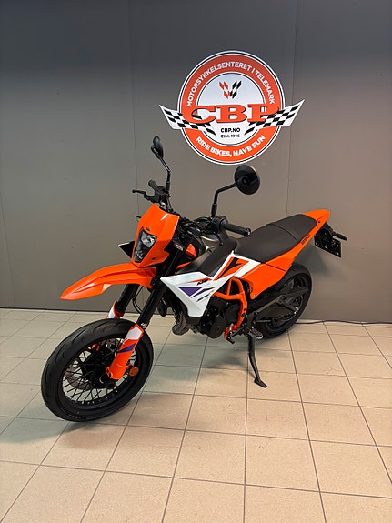 KTM 390 SMC R 4 of 5
