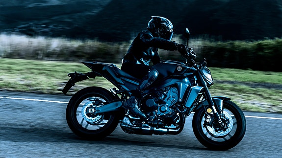 Yamaha MT-09 Y-AMT 3 of 7