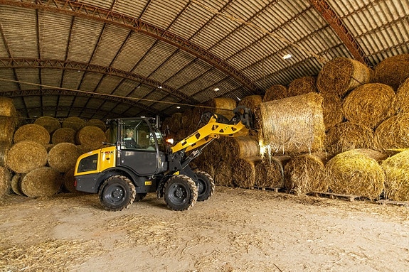 New Holland W40 X ELETRIC 2 of 5