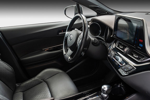 Toyota C-HR 18 of 30