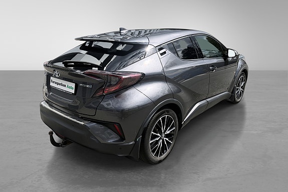 Toyota C-HR 7 of 30