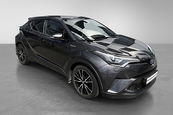 Toyota C-HR 3 of 30