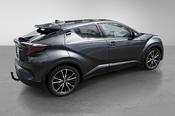 Toyota C-HR 6 of 30
