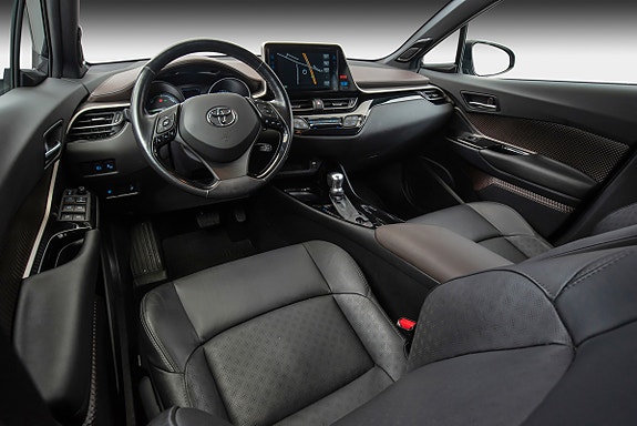 Toyota C-HR 16 of 30