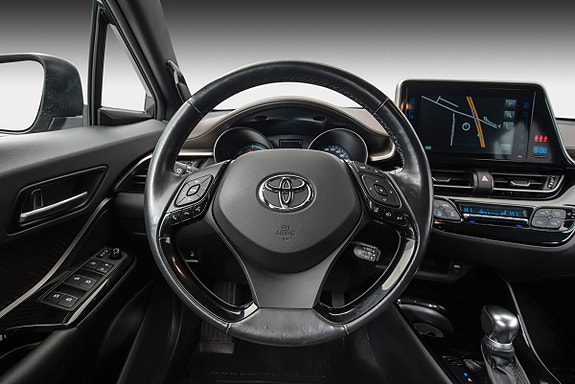 Toyota C-HR 21 of 30