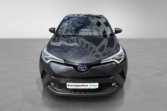 Toyota C-HR 14 of 30