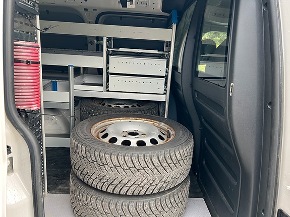 Volkswagen Caddy Maxi 13 of 16
