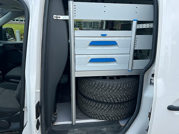 Volkswagen Caddy Maxi 12 of 16