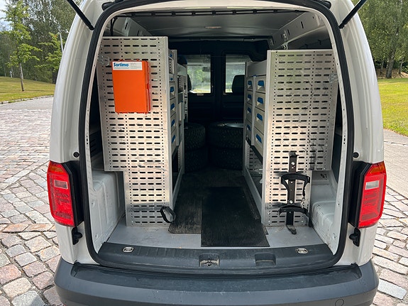 Volkswagen Caddy Maxi 14 of 16