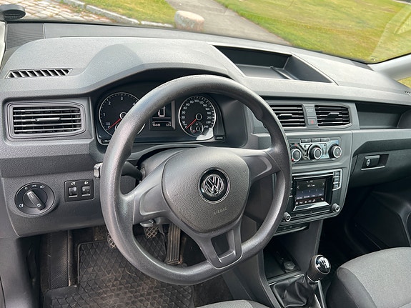 Volkswagen Caddy Maxi 11 of 16
