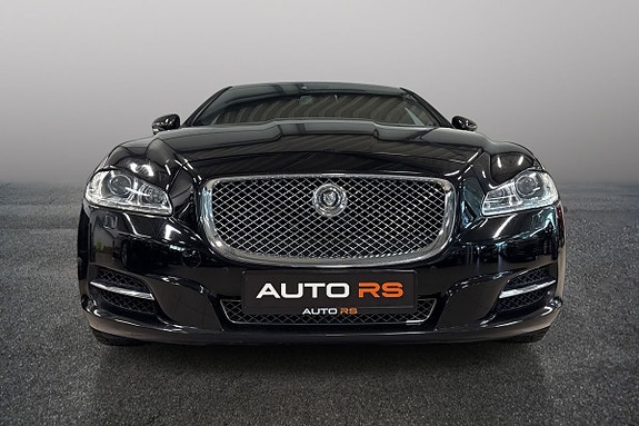 Jaguar XJ 2 of 18