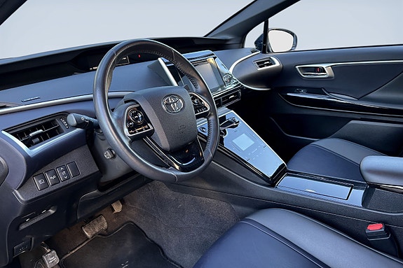Toyota Mirai 10 of 15