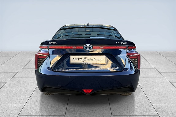 Toyota Mirai 4 of 5