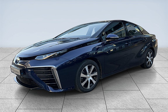 Toyota Mirai 2 of 5