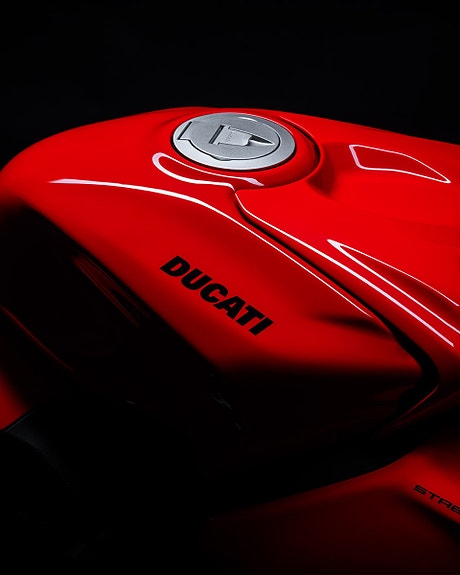Ducati Streetfighter V4 + V4 S 7 of 7