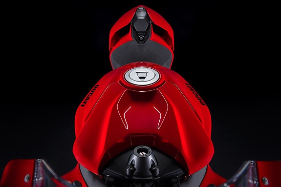 Ducati Panigale V4 + V4 S 8 of 16