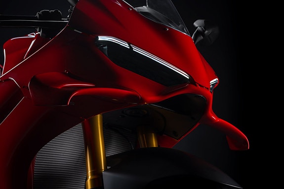 Ducati Panigale V4 + V4 S 9 of 16