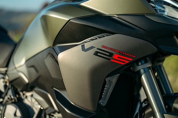 Ducati Multistrada V2 S Travel 16 of 26