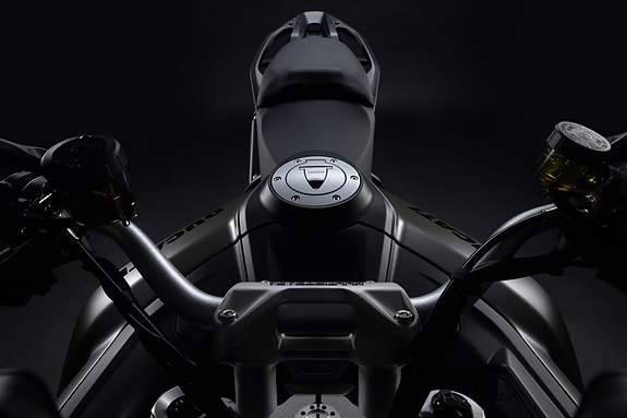 Ducati Multistrada V2 S Travel 21 of 26