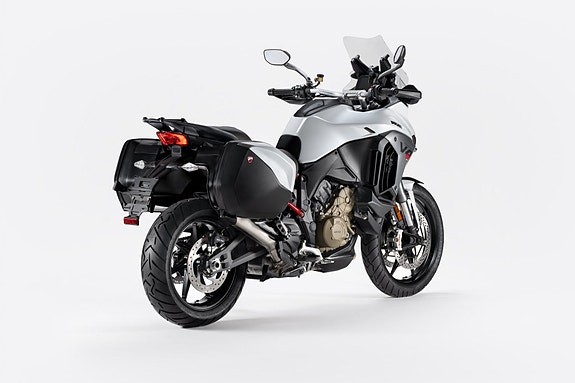 Ducati Multistrada V4 S 8 of 14