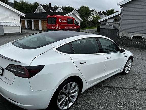 Tesla Model 3 11 of 12