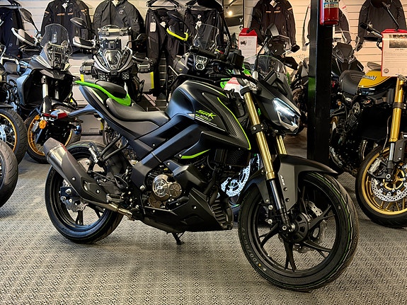QJ Motor SRK 125S 2 of 5
