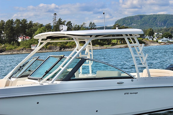 2018 Boston Whaler 270 Vantage, 2 x 300hk, velholdt, -185 timer. 4 of 5
