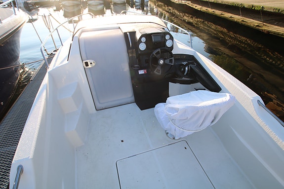 QUICKSILVER 555 CABIN m/ MERCURY F115 KUN 50 T - DEMO BÅT MED GARANTI- INNBYTTE 5 of 5