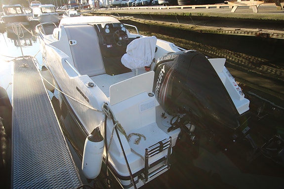 QUICKSILVER 555 CABIN m/ MERCURY F115 KUN 50 T - DEMO BÅT MED GARANTI- INNBYTTE 3 of 5