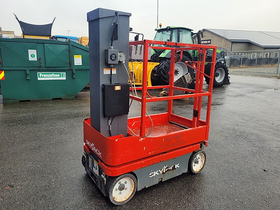 SkyJack SJ16 3 of 5