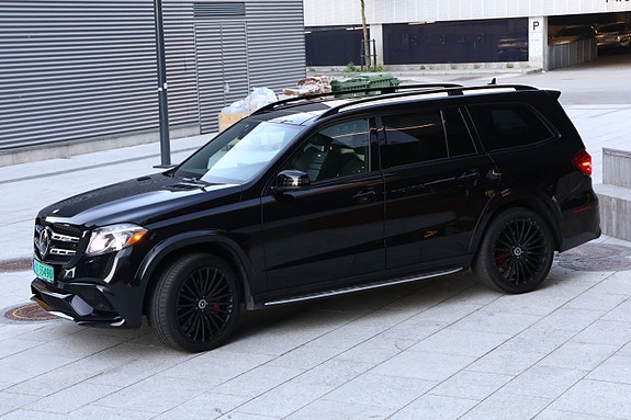 Mercedes-Benz GLS63 19 of 30