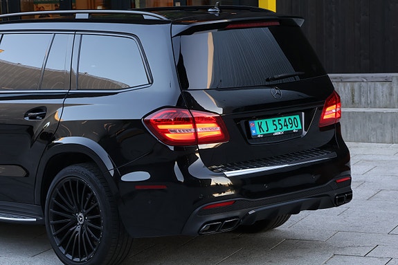 Mercedes-Benz GLS63 15 of 30
