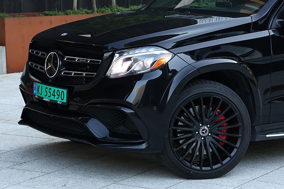 Mercedes-Benz GLS63 13 of 30