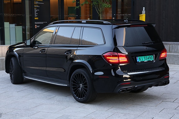 Mercedes-Benz GLS63 2 of 30