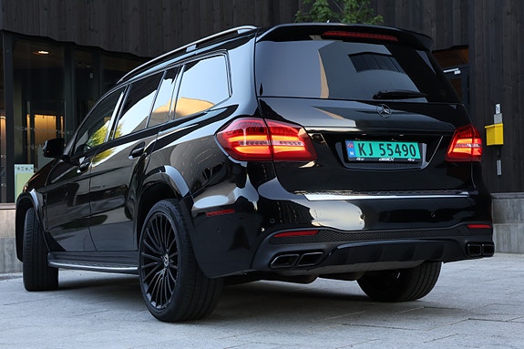 Mercedes-Benz GLS63 9 of 30