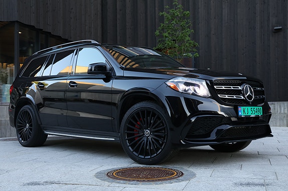 Mercedes-Benz GLS63 14 of 30