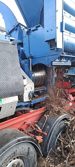 Bruks DM 805 Flishogger på chassis 27 of 27