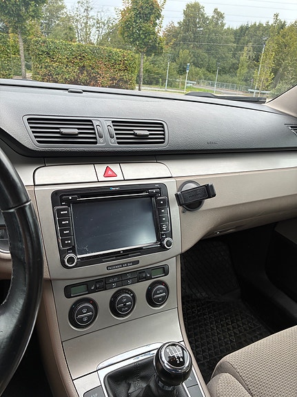 Volkswagen Passat 14 of 30